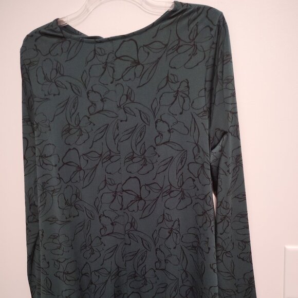 Lane Bryant Dark Green Floral Blouse - Cutout Neckline - NWT 18/20 - Picture 2 of 3